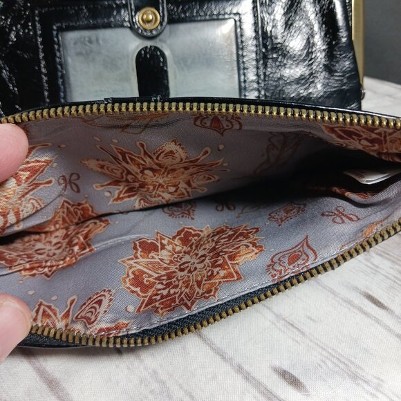 HOBO Black Patent Leather Clutch Bifold Wallet Gold Tone Lock Zip Top Pocket 7.5 - Picture 7 of 9